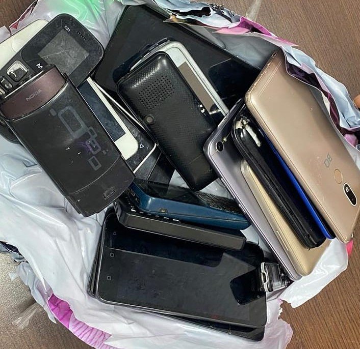 СТАВРОПОЛЬЕ. Заключённым на Ставрополье попытались перебросить 22 телефона