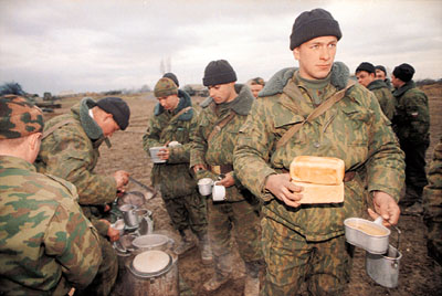 ЧЕЧНЯ.  Как это было. Чем кормили федеральных военнослужащих в Чечне?