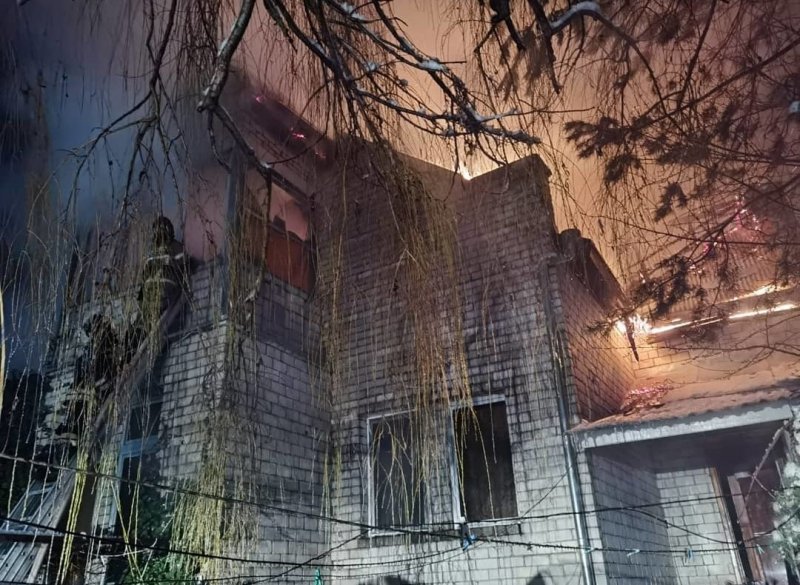 АДЫГЕЯ. Пожарные ликвидировали пожар в городе Майкопе