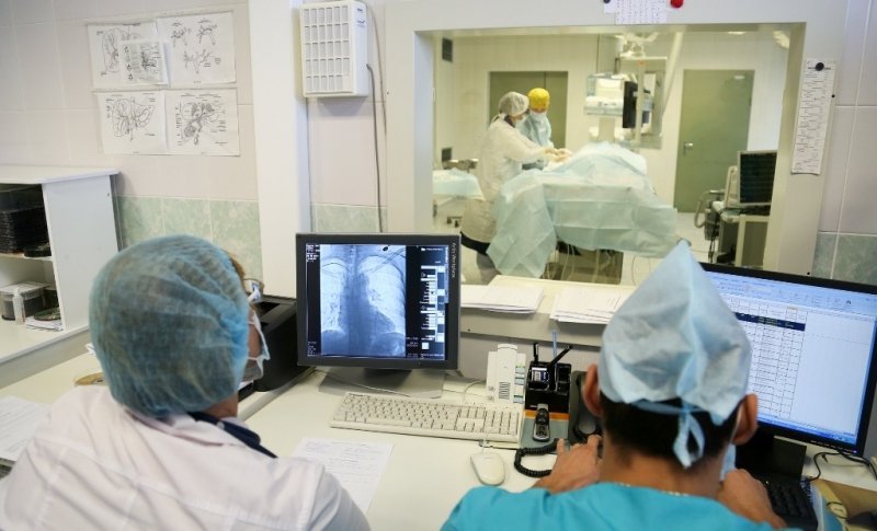 АСТРАХАНЬ. Хирурги Александро-Мариинской больницы вновь проводят уникальные операции на сосудах