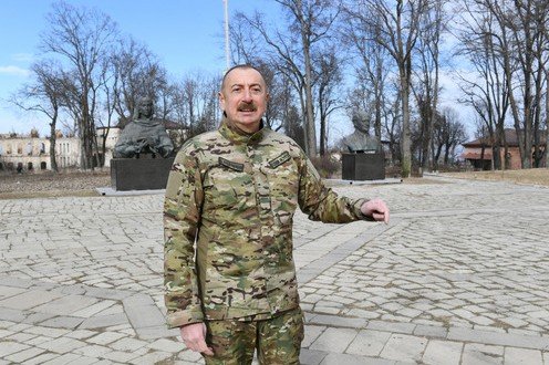 АЗЕРБАЙДЖАН. Бюсты великих азербайджанцев вернулись в Шушу (ФОТО, ВИДЕО)