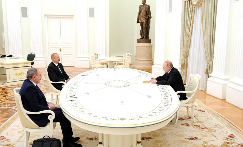 АЗЕРБАЙДЖАН. Владимир Путин: трехсторонние договоренности по Карабаху последовательно реализуются