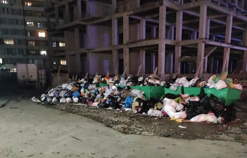 ДАГЕСТАН. В Махачкале и Каспийске начали уборку мусора после перерыва