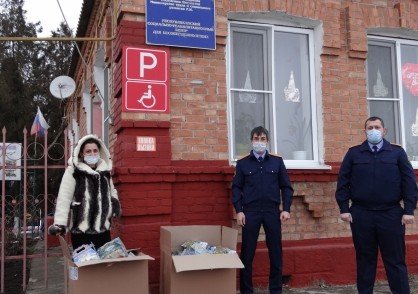 ИНГУШЕТИЯ. Сотрудники следственного управления поздравили детей с наступающим Новым годом