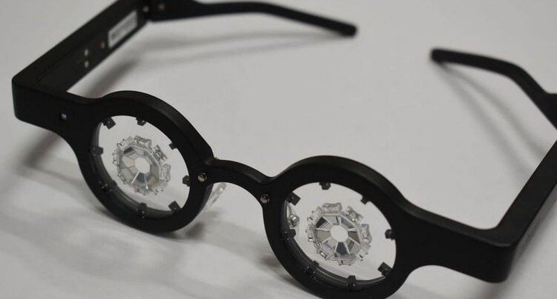 Японцы создали очки, способные вылечить близорукость без хирургического вмешательства