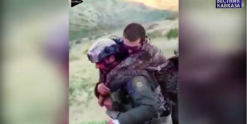 КАРАБАХ. Так азербайджанский спецназовец вынес с поля боя раненого армянского солдата (ВИДЕО)