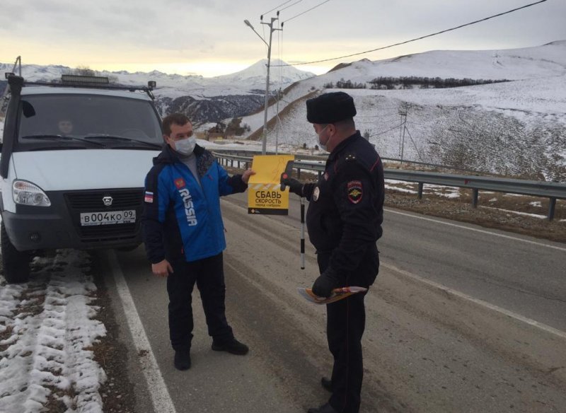 КБР. Автоинспекторы Кабардино-Балкарии напомнили туристам о ПДД