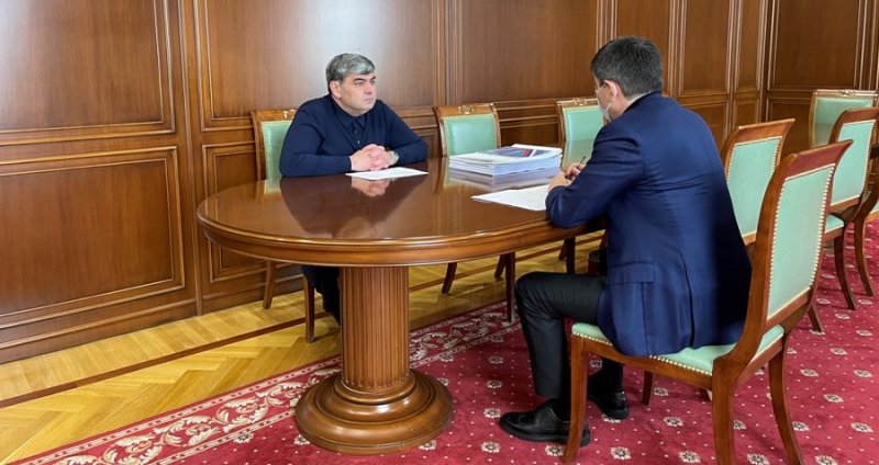 КБР. Глава КБР Казбек Коков встретился с министром спорта КБР Исламом Хасановым