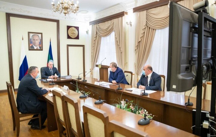 КЧР. Юрий Чайка провел совещание по вопросам проведения добровольной вакцинации населения против коронавирусной инфекции