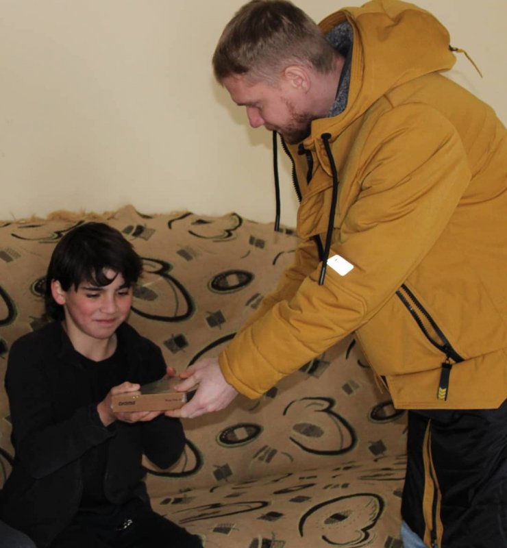 КЧР. По инициативе ОНФ в Карачаево-Черкесии три многодетные семьи получили планшеты для обучения детей