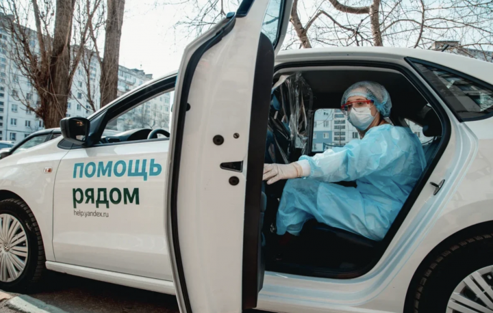 КЧР. В Карачаево-Черкесии бесплатно доставляют медиков к пациентам на такси