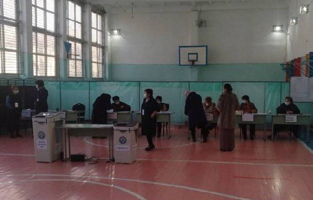 Референдум о форме правления в Киргизии состоялся, явка превысила порог в 30%
