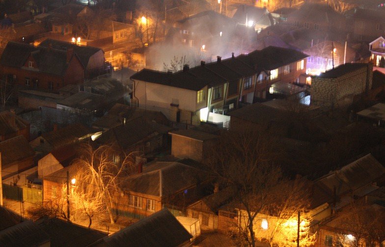 РОСТОВ. 25 человек эвакуированы из горящего дома в Западном микрорайоне в Ростове