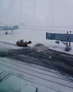 РОСТОВ. Из-за снегопада закрыли аэропорт «Платов»