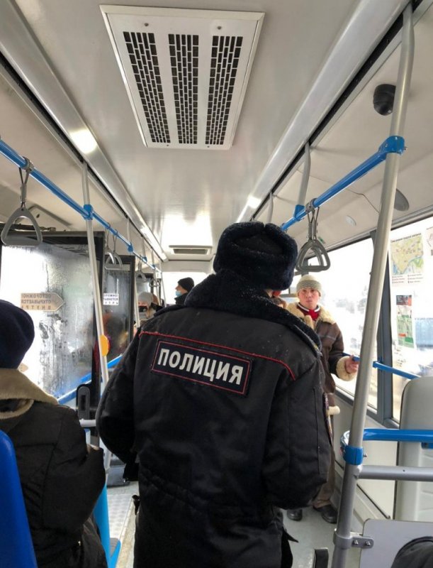 РОСТОВ. За неделю в общественном транспорте Ростова выявлено 212 нарушителей масочного режима