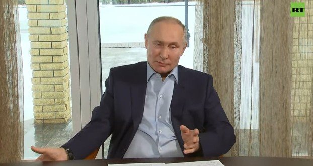 “Скучно, девочки”: Путин прокомментировал "расследование Навального про его дворец"