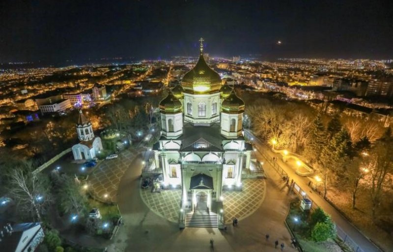 СТАВРОПОЛЬЕ. В праздник Рождества Христова митрополит Кирилл совершил великую вечерню в Казанском соборе