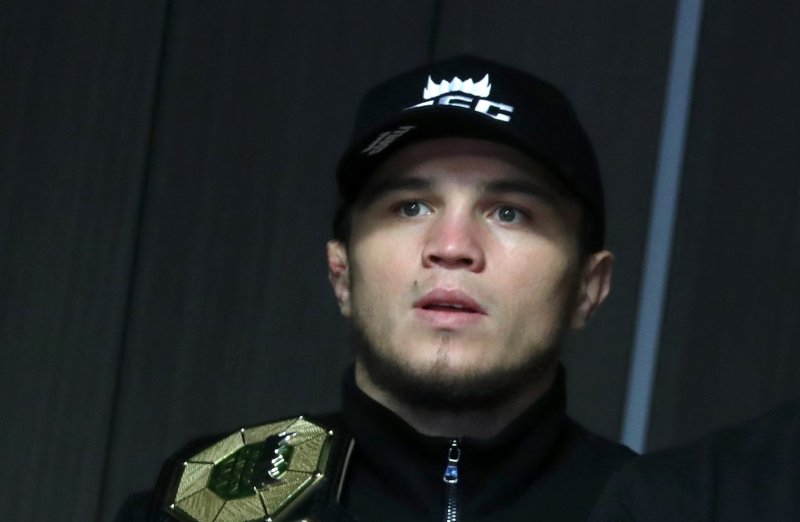 Умар Нурмагомедов победил в дебютном поединке в UFC
