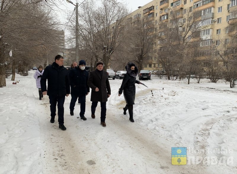 ВОЛГОГРАД. Глава Волжского Игорь Воронин оценил качество работ по уборке снега