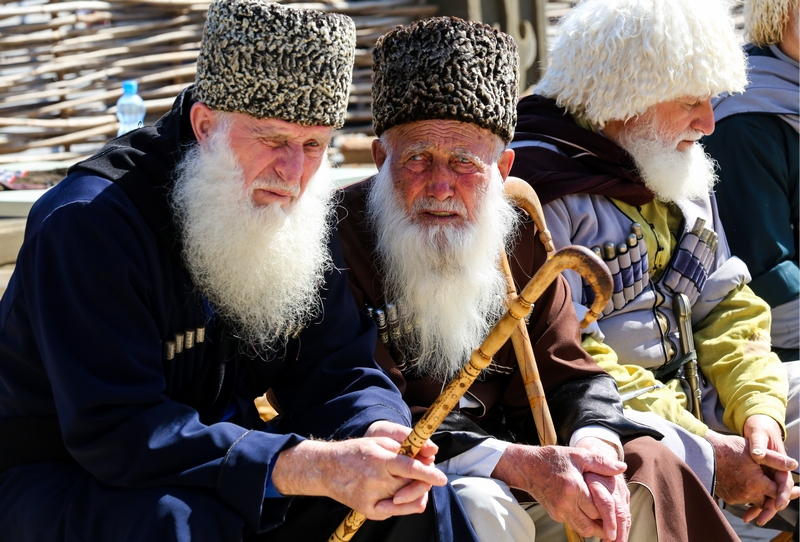 ЧЕЧНЯ.  Обычаи, традиции чеченцев. Взаимоотношения в семье.