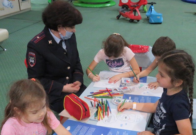 АДЫГЕЯ. В Адыгее в детском развлекательном центре малыши изучают безопасное участие в движении