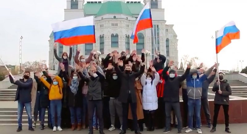 АСТРАХАНЬ. Астраханцы вышли на акцию в поддержку Владимира Путина
