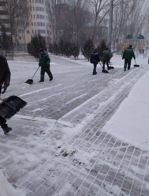 АСТРАХАНЬ. Городские коммунальщики вышли на борьбу со снегом