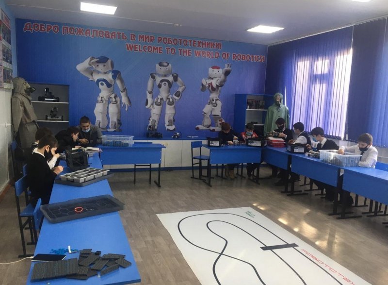 ЧЕЧНЯ. Чеченских школьников обучают азам конструирования моделей роботов