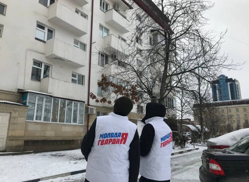 ЧЕЧНЯ. «Молодая Гвардия Единой России» проверила наличие ледяных отхождений на крышах домов