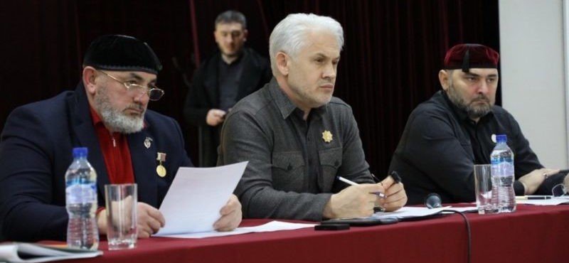 ЧЕЧНЯ. Муслим Хучиев провел в селе Химой совещание по вопросам развития Шаройского района