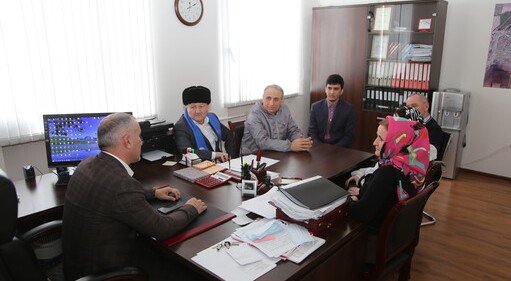 ЧЕЧНЯ. Представители общественности встретились с руководством мэрии Аргуна перед стартом работ на объектах дорожного нацпроекта