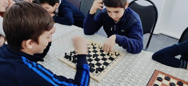 ЧЕЧНЯ. Республиканский турнир по шахматам и шашкам собрал около 1000 школьников