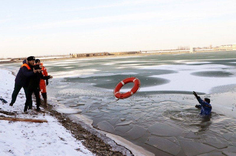 ЧЕЧНЯ. Специалисты МЧС провели мониторинг льда на водоемах Чеченской Республики