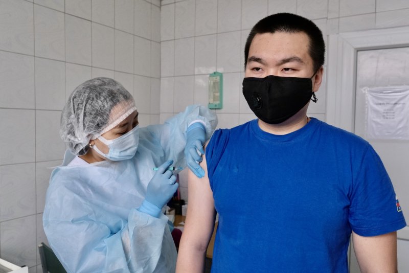 КАЛМЫКИЯ. Калмыцкие спасатели проходят вакцинацию против COVID-19