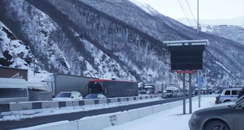 КБР. Движение машин в сторону Грузии временно запрещено