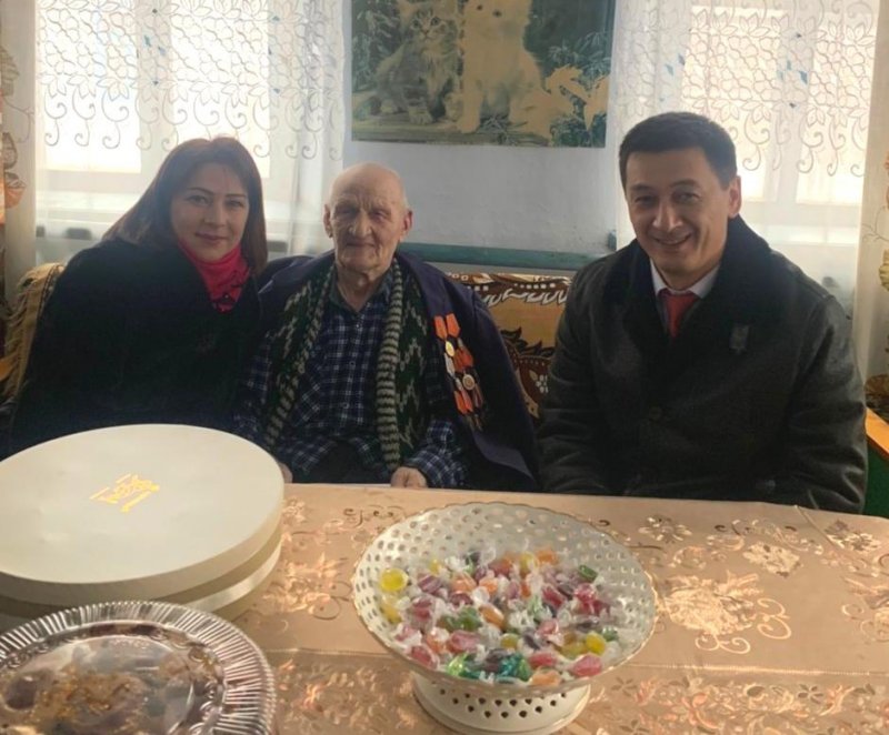 КБР. В Баксанском районе поздравили ветерана ВОВ с Днем защитника Отечества