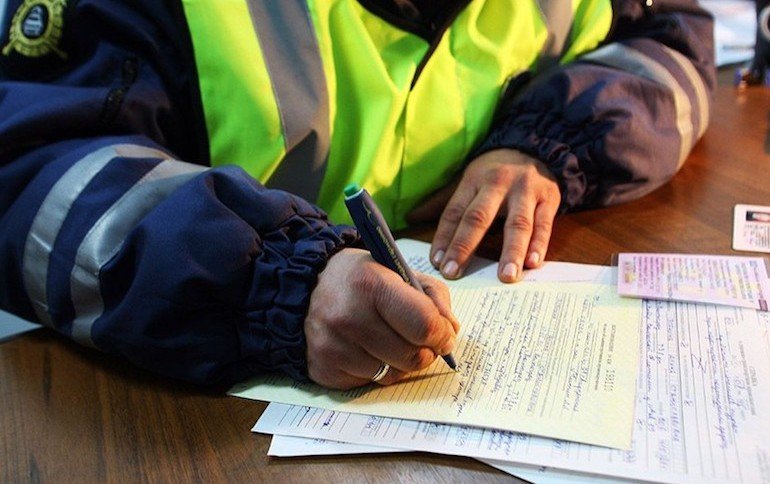 КЧР. Сотрудники полиции установили автовладельца, который управлял транспортным средством, будучи лишенным, водительского удостоверения