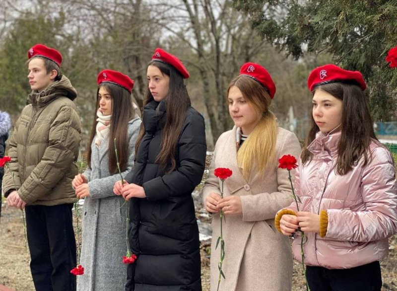 КЧР. В Карачаево-Черкесии прошла акция «Защитим память героев»