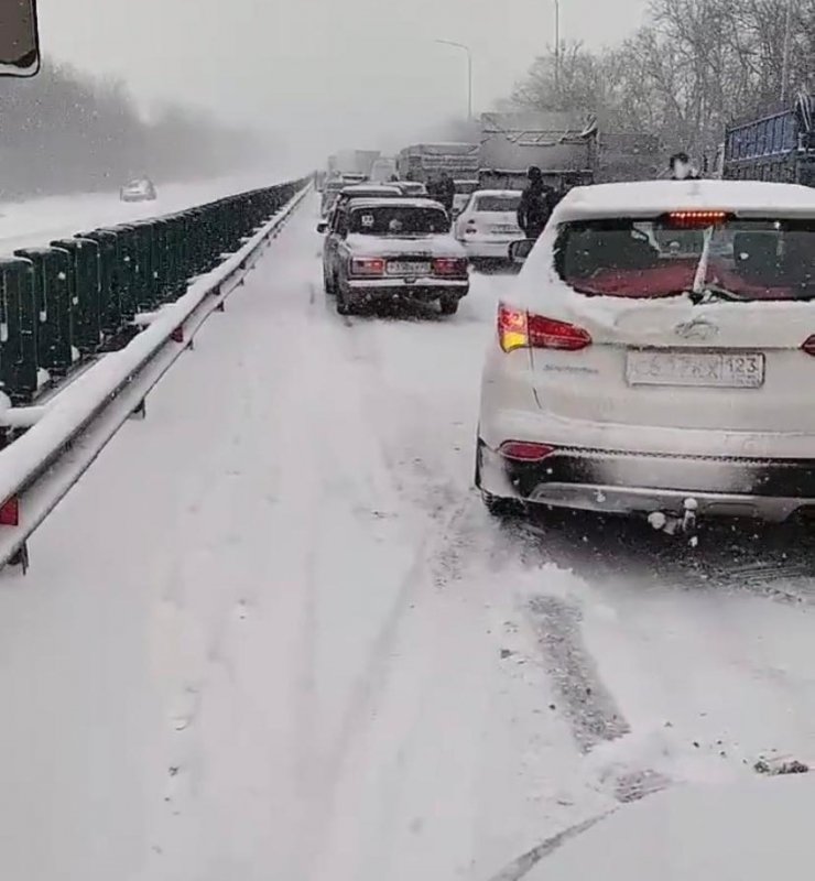 КРАСНОДАР. 17 автомобилей “устроили” массовое ДТП на Кубани (видео)