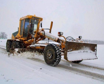 КРАСНОДАР. В расчистке краевых трасс от снега задействовано более 160 единиц техники