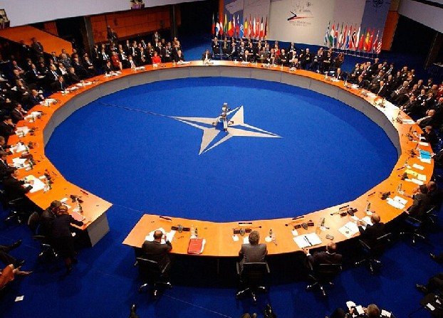 НАТО намерен расширить миссию в Ираке