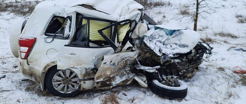 РОСТОВ. В Дубовском районе столкнулись Suzuki и Volkswagen, погиб молодой мужчина