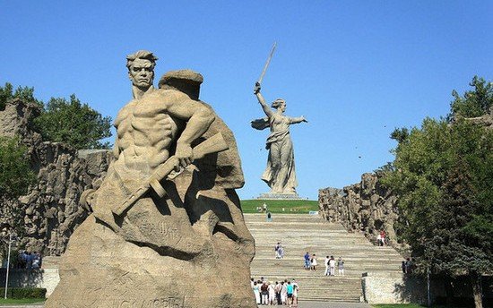 РОСТОВ. В России отмечают День победы в Сталинградской битве