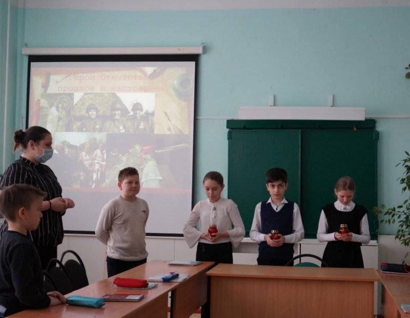 СТАВРОПОЛЬЕ. Выпускница «ПолитСтартапа» Анастасия Сатарова провела для школьников «Урок мужества»