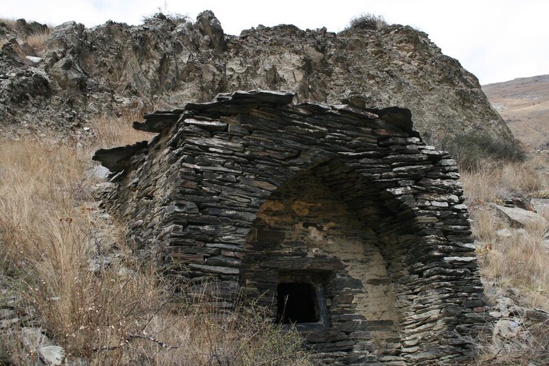 ЧЕЧНЯ. Культовые и погребальные сооружения в средневековой Чечне.