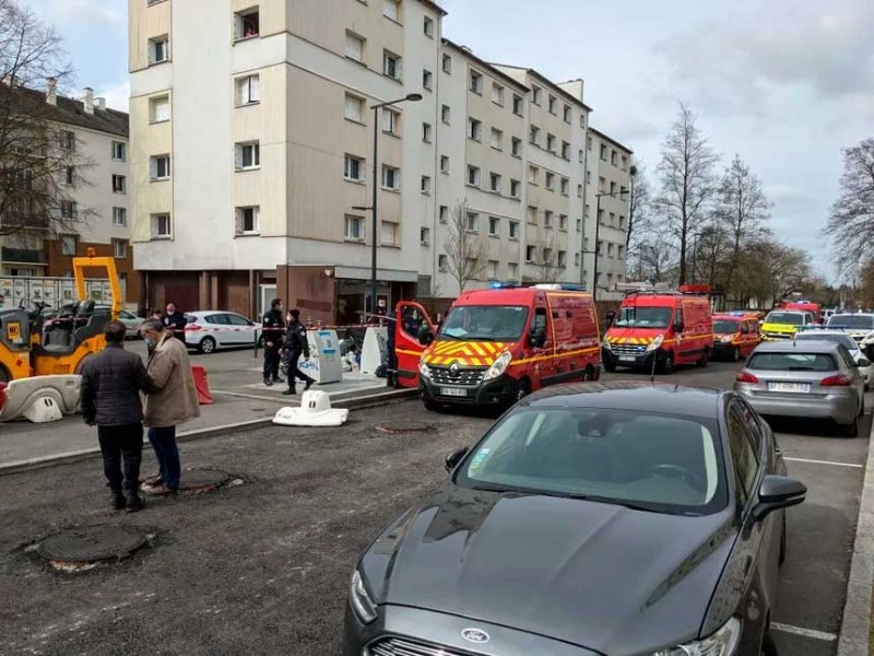 ЧЕЧНЯ. Во французского городе Ренн неизвестный открыл стрельбу по двум братьям чеченцам.