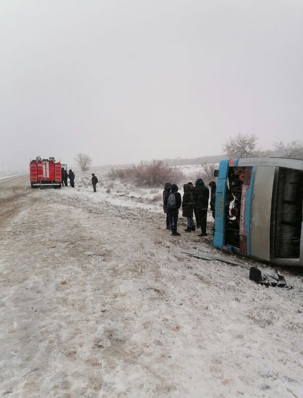 АСТРАХАНЬ. Под Астраханью перевернулся пассажирский автобус