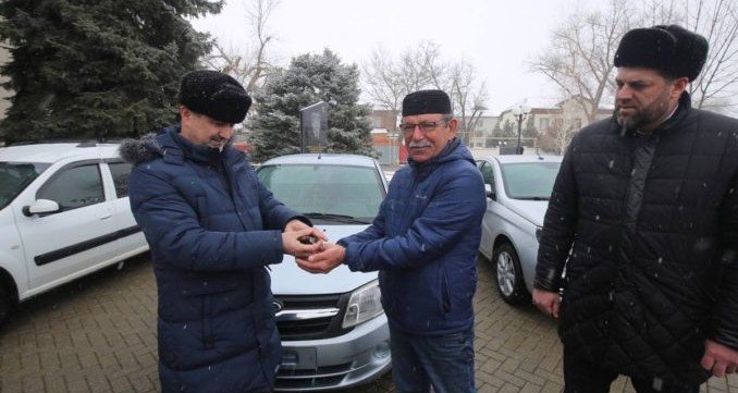 ЧЕЧНЯ. Фонд Кадырова подарил турецкой общине в ЧР музыкальные инструменты и три автомобиля