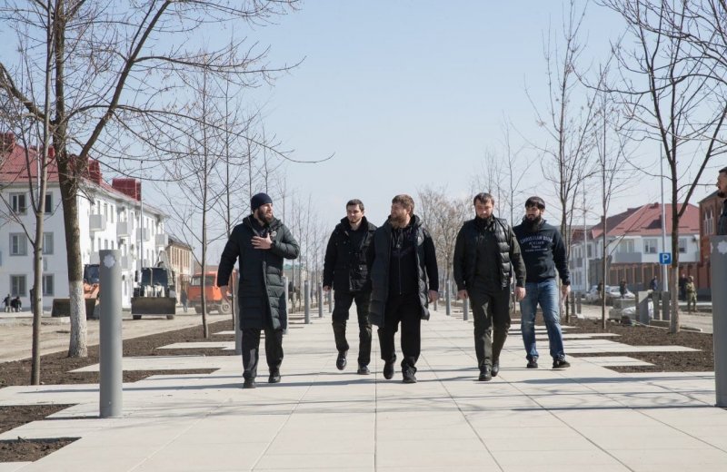 ЧЕЧНЯ. На обновленном участке проспекта им. А. А. Кадырова посажено 930 саженцев