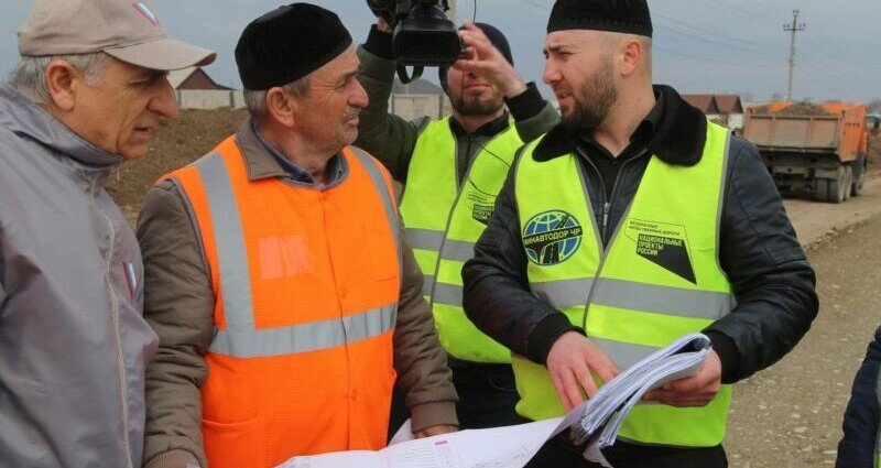 ЧЕЧНЯ. Общественники проинспектировали объекты реконструкции нацпроекта на региональных дорогах Чеченской Республики